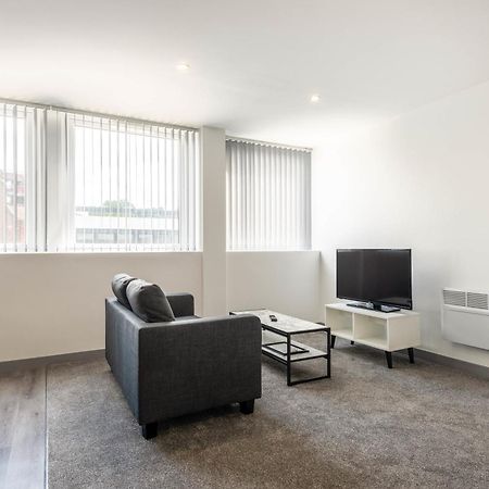 Modern 1 Bedroom Yeadon Apartment Exterior photo
